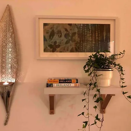 Artist's Central Apartment! Daire *